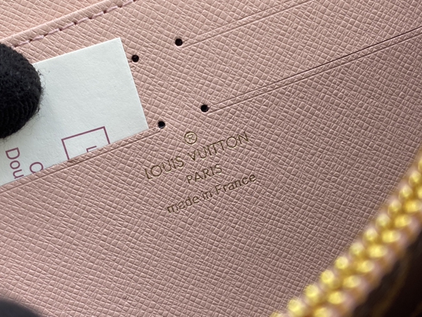 LVコピーウォレット角部分ディテール